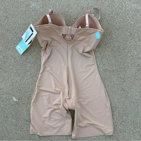 ASSETS by SPANX Strapless Cupped Shaping Bodysuit large new with tags - Picture 3 of 11